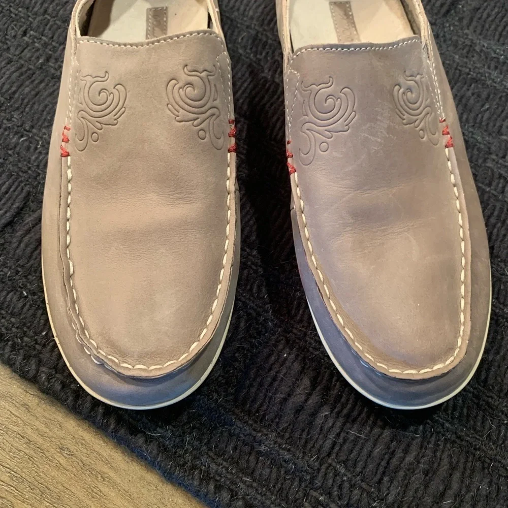 OluKai nohea nubuck
